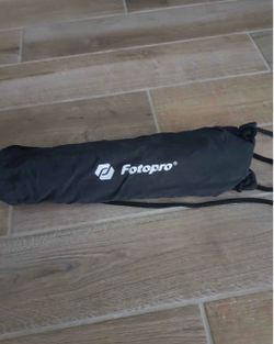 BRAND NEW Fotopro Tripod REG PRICE $180