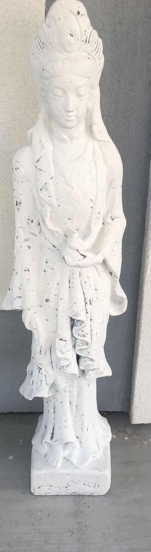 Budah Concrete Statue