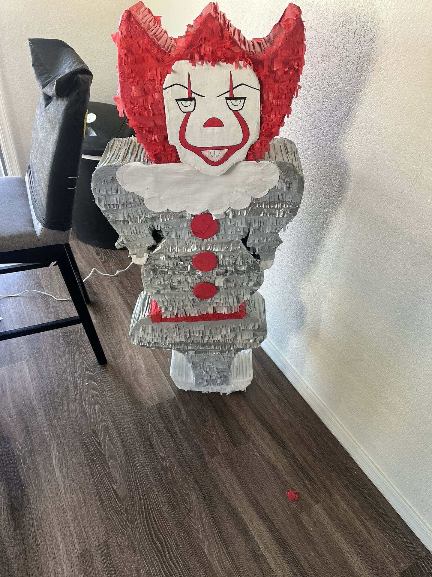 4ft IT piñata