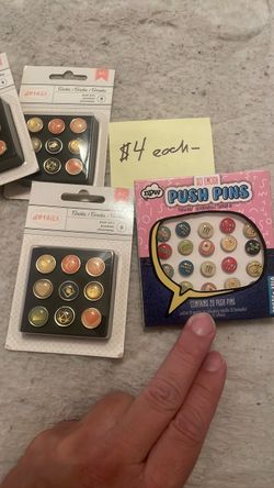 Decorative push pins