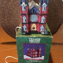VILLAGE SQUARE COLLECTIBLES PORCELAIN LIGHTED HOUSE ST.MARY CHURCH 