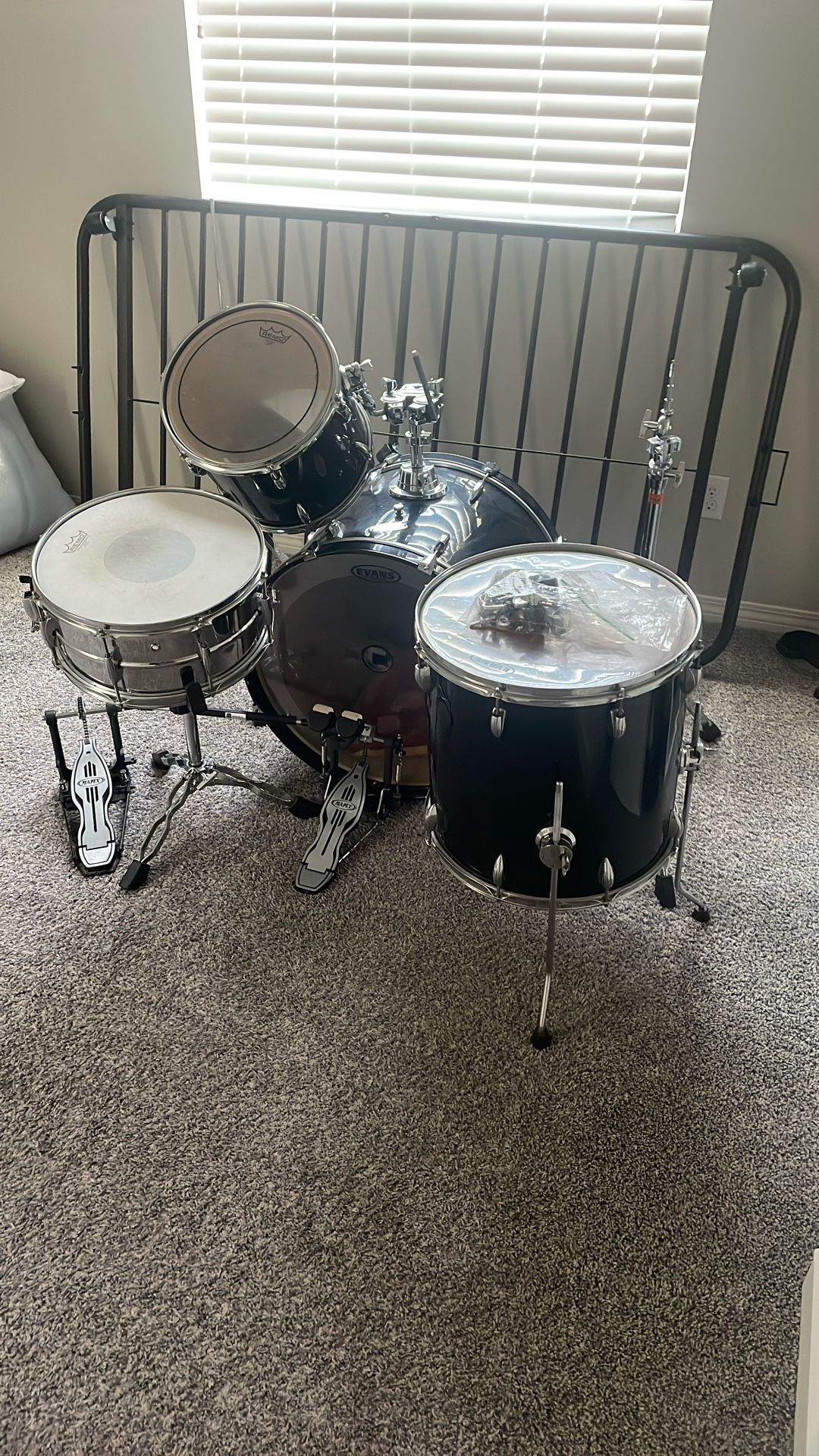 Ludwig Accent drum set