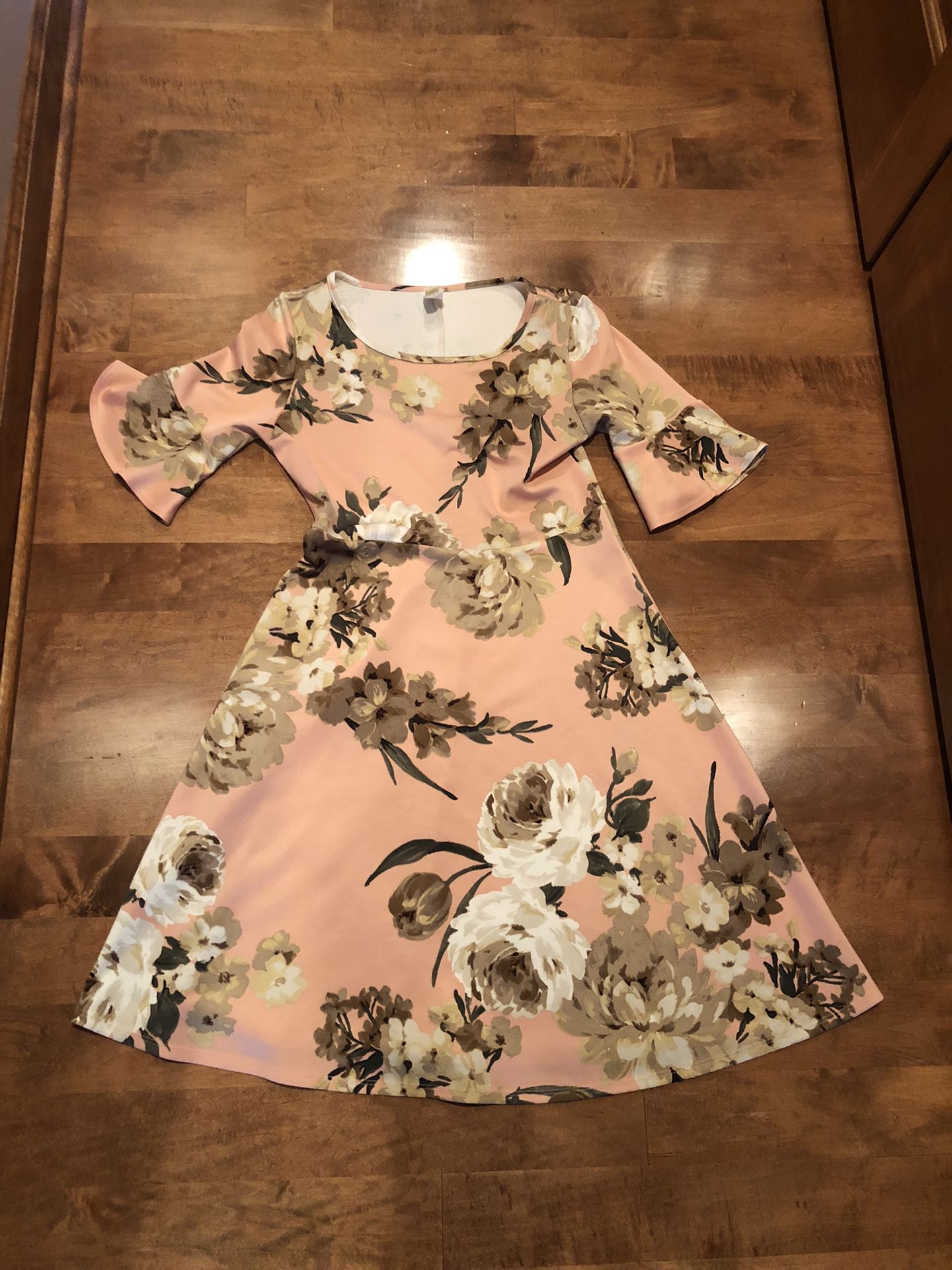 Woman’s Floral Boutique Dress Shipping Available 