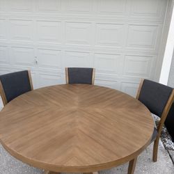 Dinner Table - 4 Pieces 