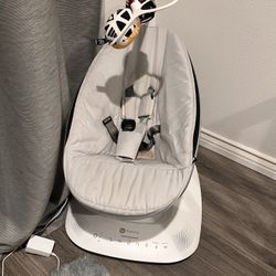 Selling Smart Mamaroo Baby Swing $150
