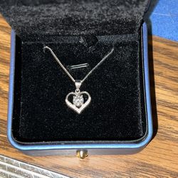 Women’s Heart Moissanite Pendant And Chain 