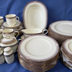 Noritake "Stanford Court" Dinnerware Set Service for 8

