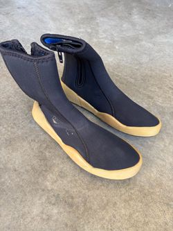 Mares Dive Booties - women’s 6-7