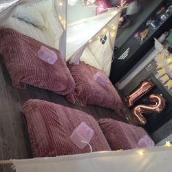 ✨ Cozy Sleepover Tents ✨