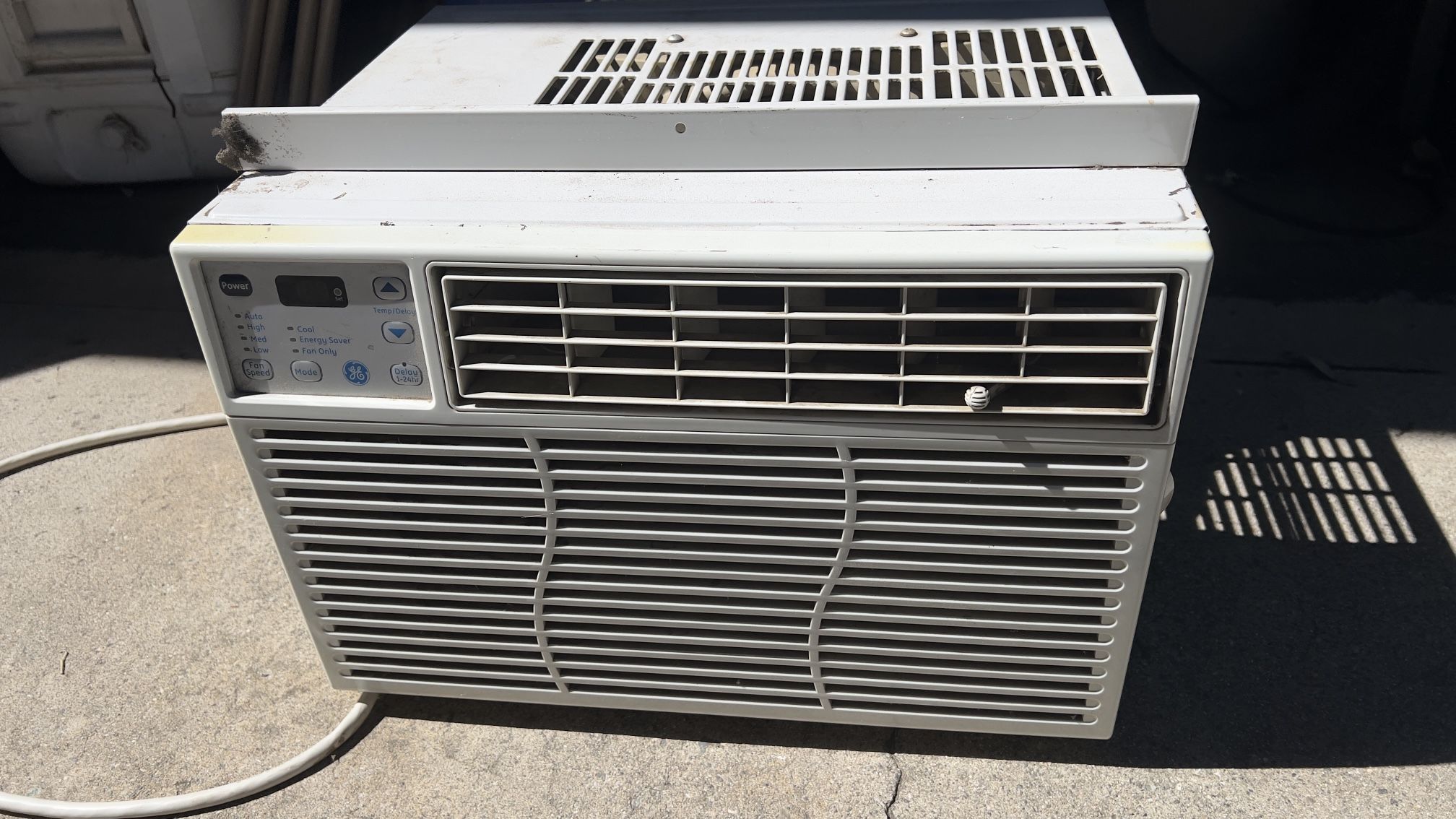 8000 BTU Air Conditioner