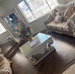 💎 Luxury Champagne & Gold Living Room Set – Solid Wood, Like New!