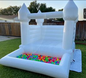 Mini Bounce House with Ball Pit