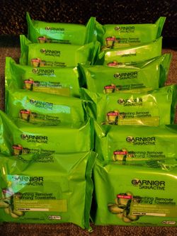 Garnier Skinactive Cleansing Towelettes Lot