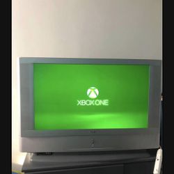 Tv 40 Inch Works Perfect And Comes With Remote. 