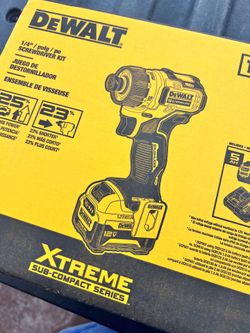 Dewalt impact driver w/ 5ah battery