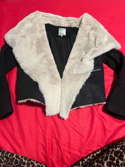 Trafaluc Zara Faux Fur Collar Jacket. Size S