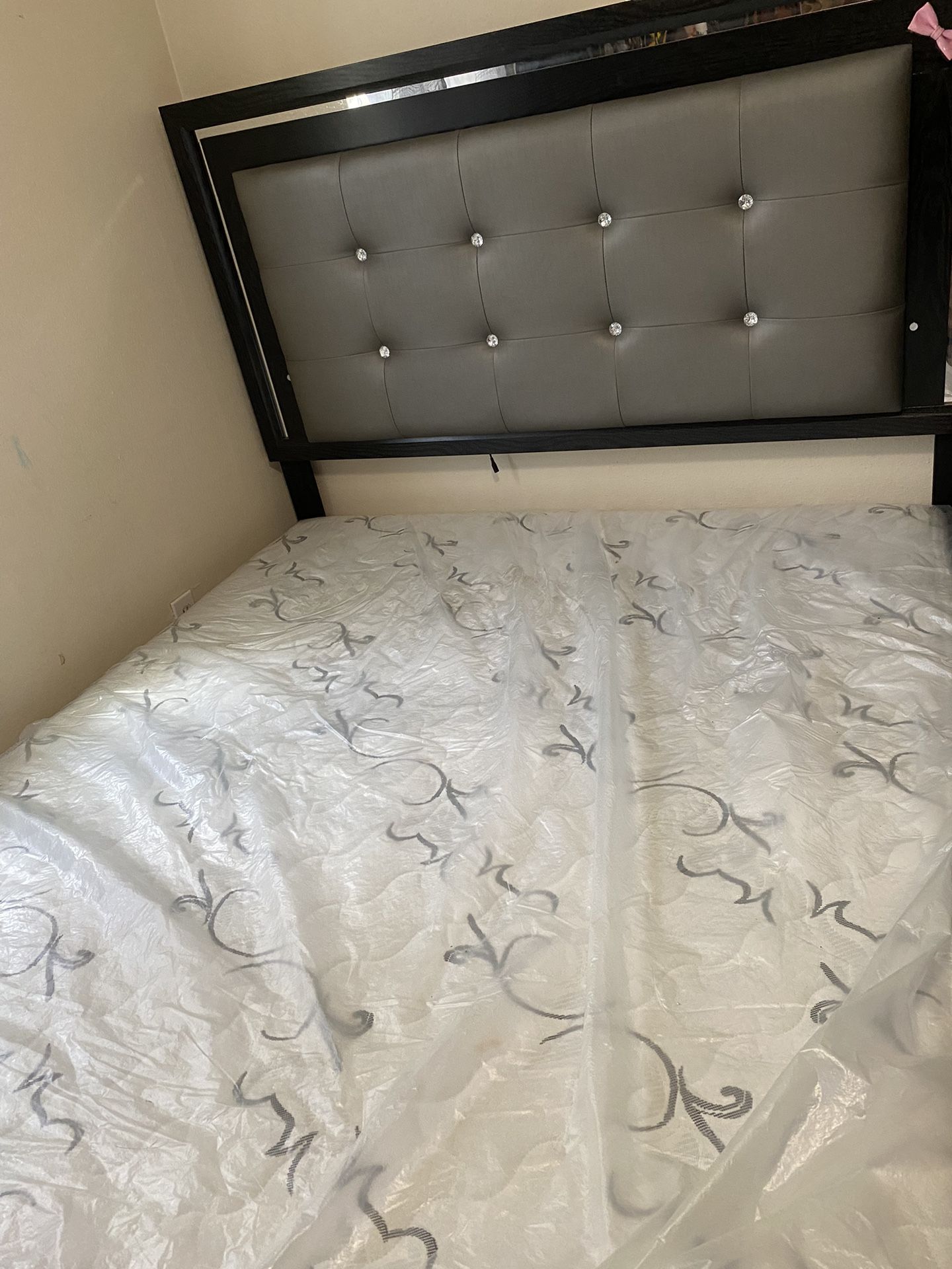 Bedroom Set Queen With Mattress And Box Spring