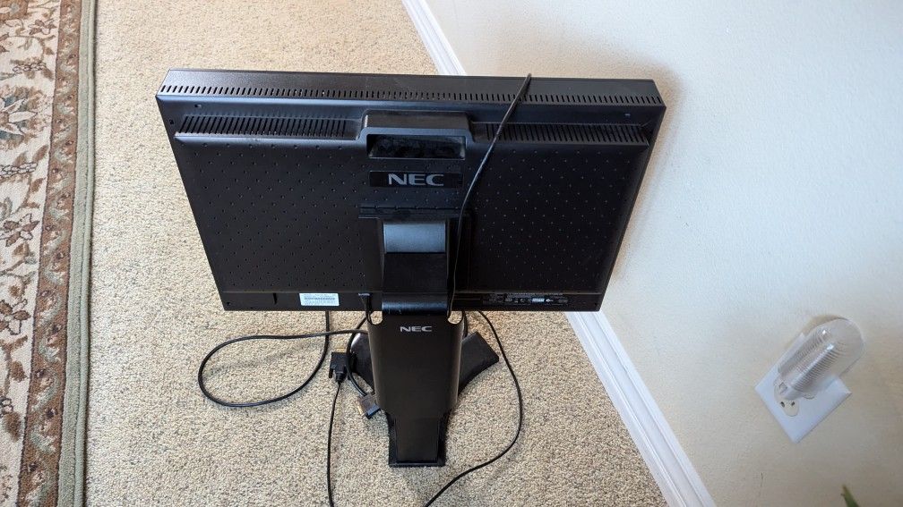 Professional Monitor. NEC W221 Caliberation