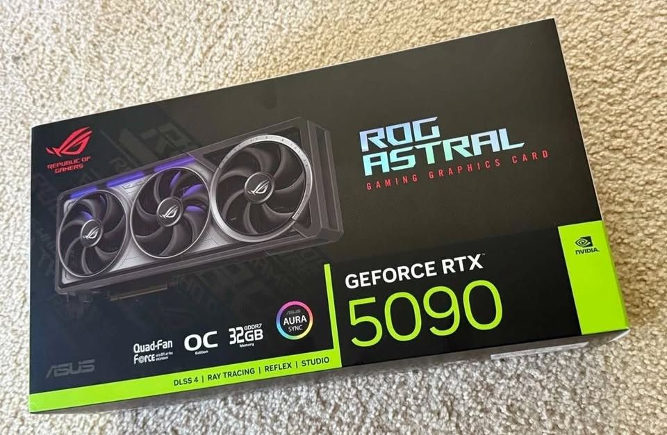 ASUS - ROG Astral NVIDIA GeForce RTX 5090 32GB GDDR7 PCI Express 5.0 Graphics Card - Black
