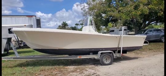 1989 Mako 22