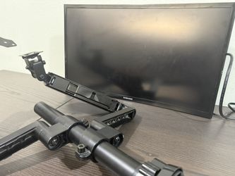 Samsung Curved Monitor 24” With Tech With Dual Monitor Desk Mount