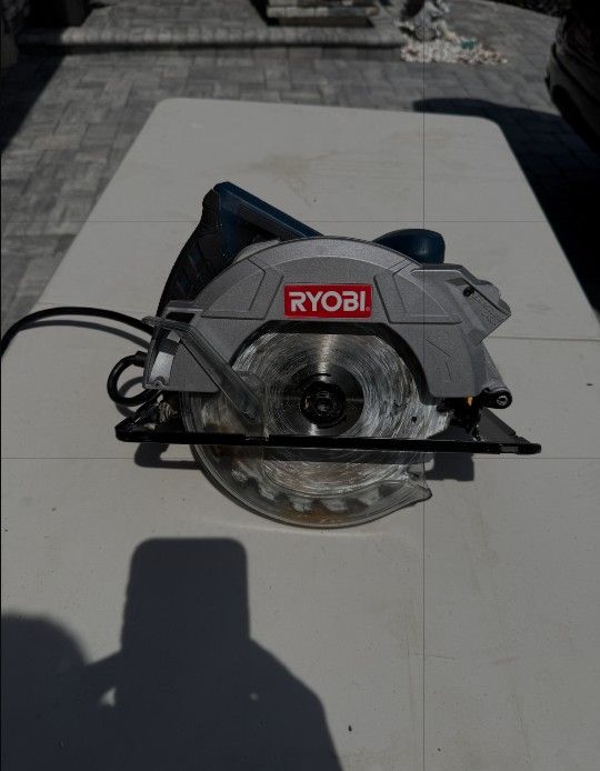 Ryobi 7 1/4" Circular Saw with Laser
CSB134L
