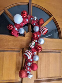 Christmas Ornament Candy Cane Wreaths