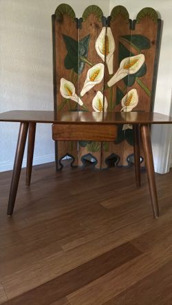 Desk / Vanity