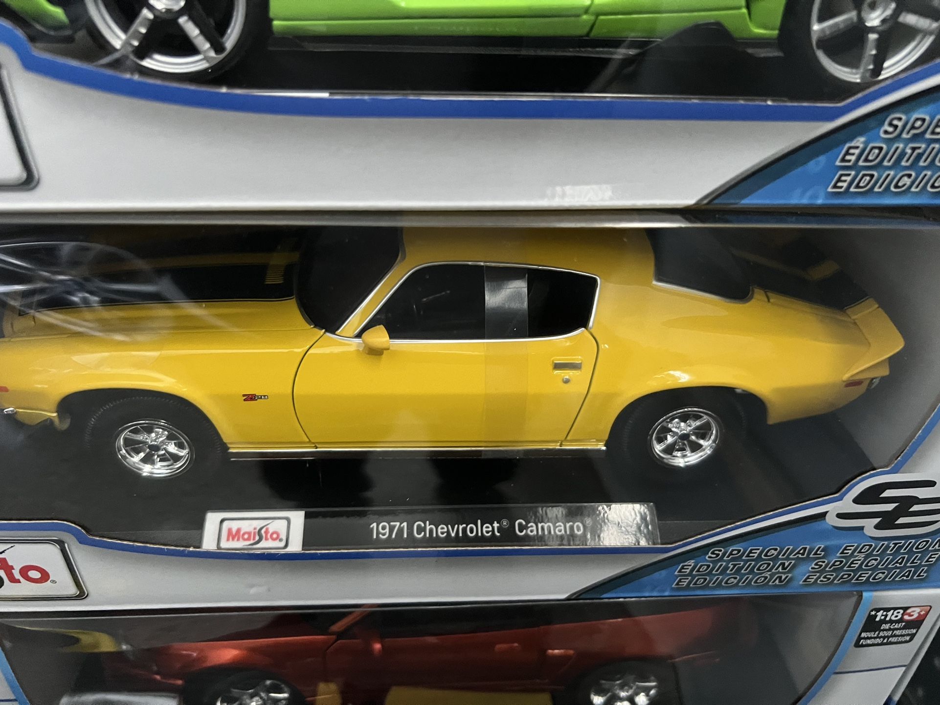 Camaro Toy Car Classic. Yellow 1/18 New