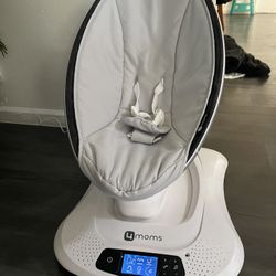 4 Moms Mamaroo Swing