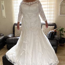 Wedding Dress Size  18 $135