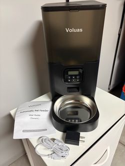 Automatic pet feeder