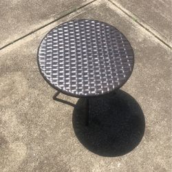 18” WICKER ROUND ACCENT TABLE 