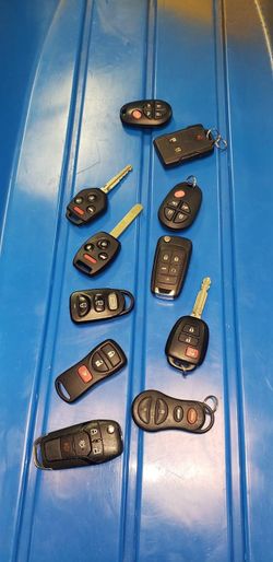 Car Keys. Smart Key Regular Key Fobiks