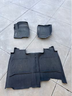 GMC Sierra All-Weather Floor Mats (2019–2022)