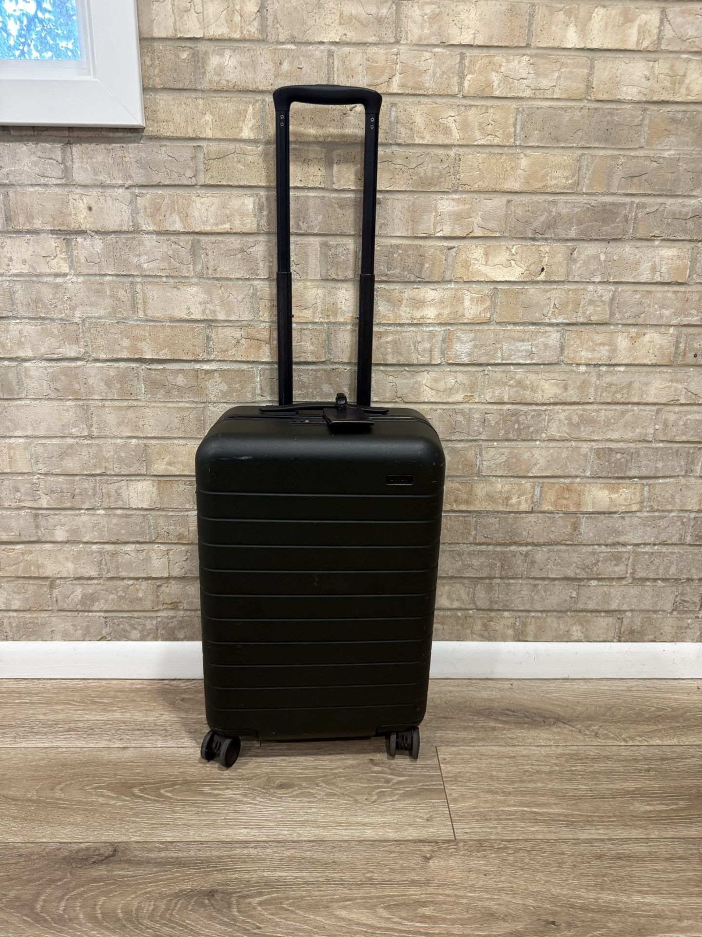 Away Bigger Carry-On – Dark Green (Great Condition)
