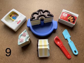 Vintage Fisher-Price Musical Reverse Birthday / Wedding Cake 10 Piece Food Set