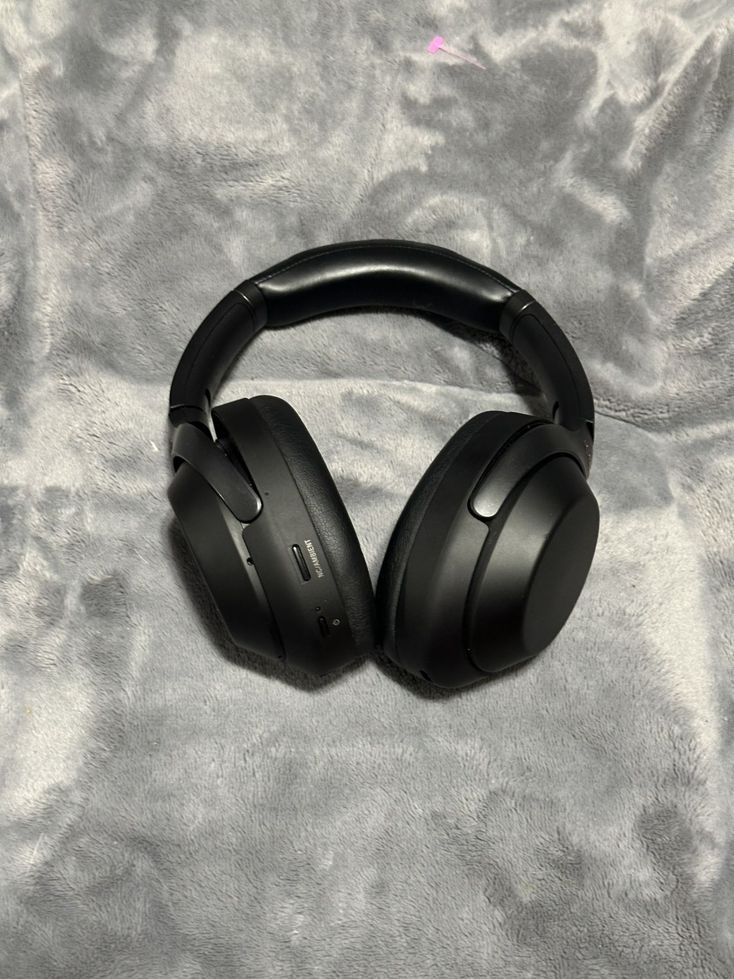 Sony WH1000XM3 Noise Cancelling Headphones - Black (2018 Version)