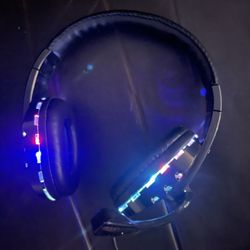 Black Wired Headphones 