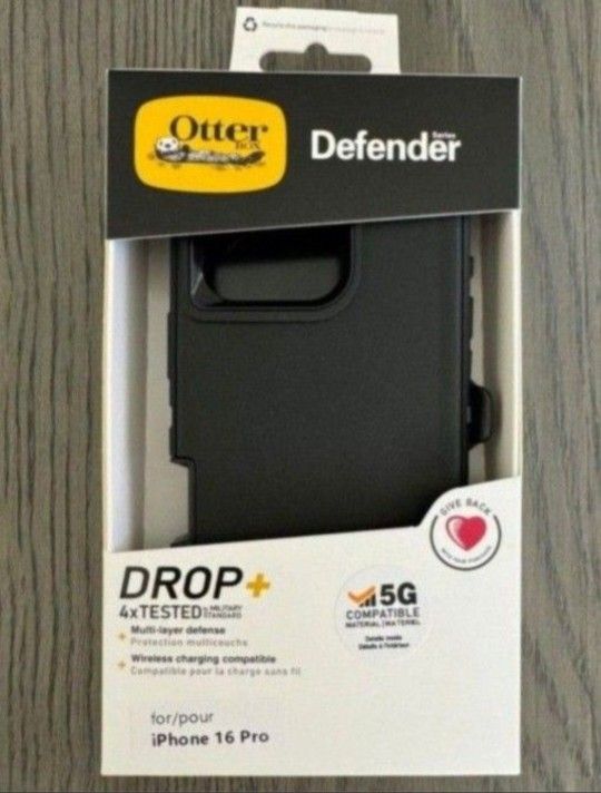 iPhone 16 Pro Otterbox Defender Series Case With Belt Clip Holster