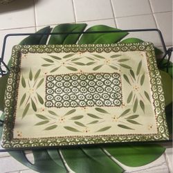 Temptations Serve ware Plate With rack 