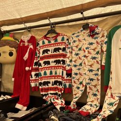 Pijamas,camisas,sueter, Calcetas 🧦 , Vestidos 👗 , Pantalones Navideños