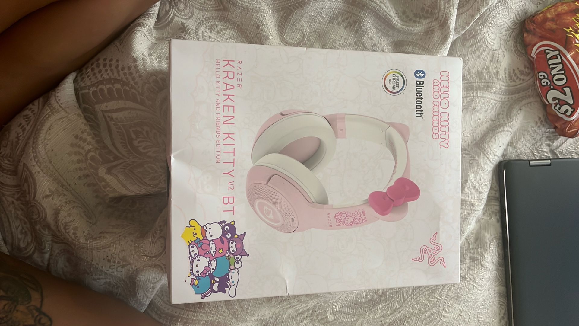 Hello kitty headphones