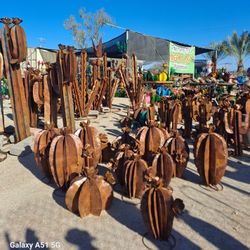 🌵Handmade Rustic Metal Art🌺Colorful Flowers🌹POTTERY 🪴