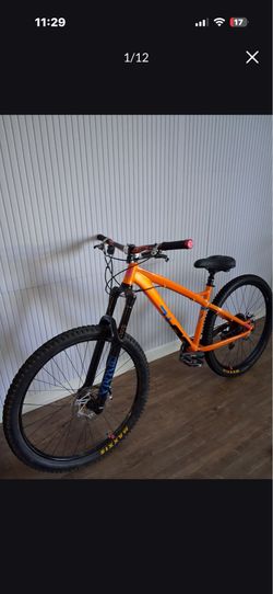 Dimondback hook MTB (crazy upgraded)