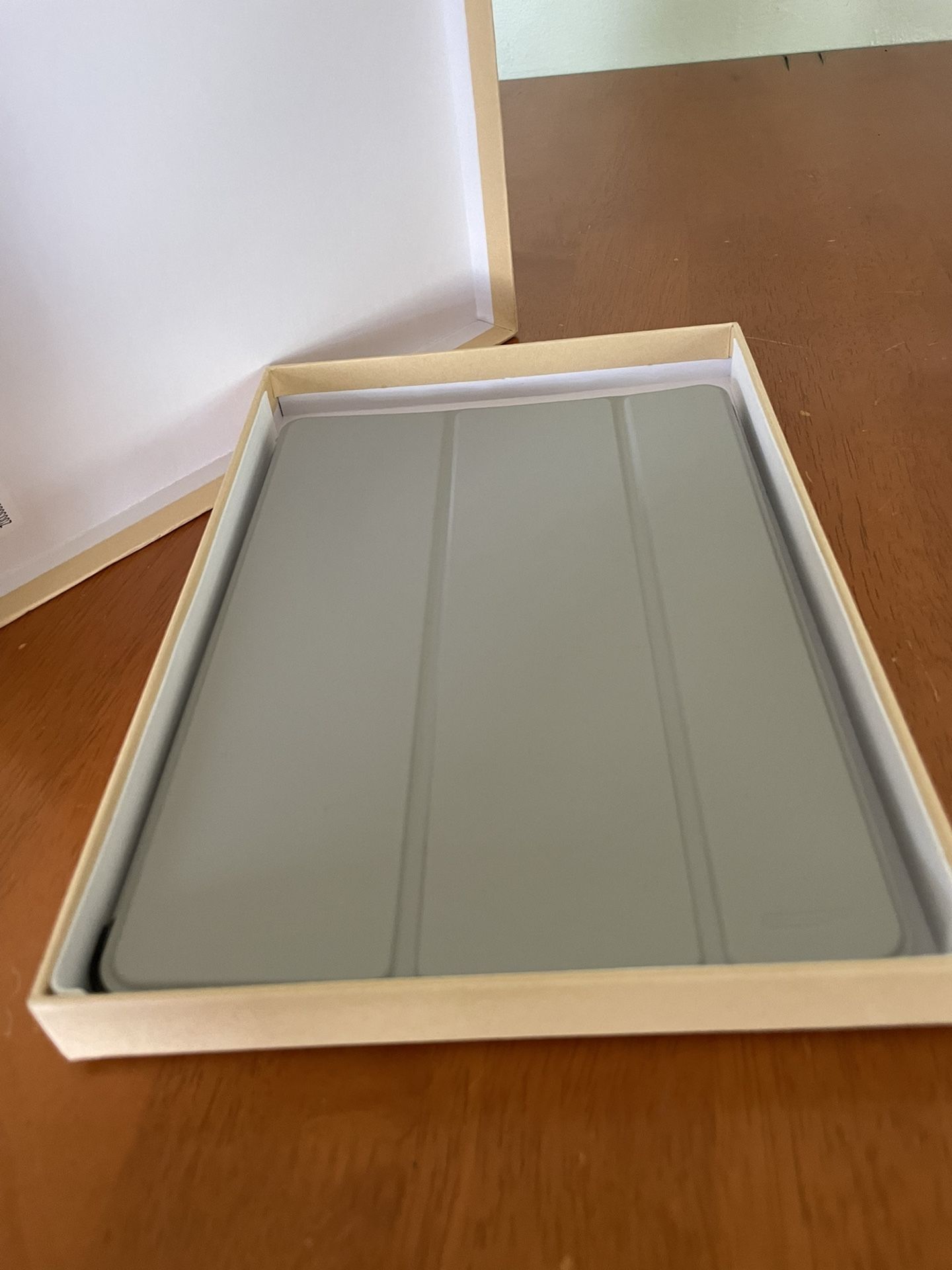 iPad Case with Built-in Stand (grey)