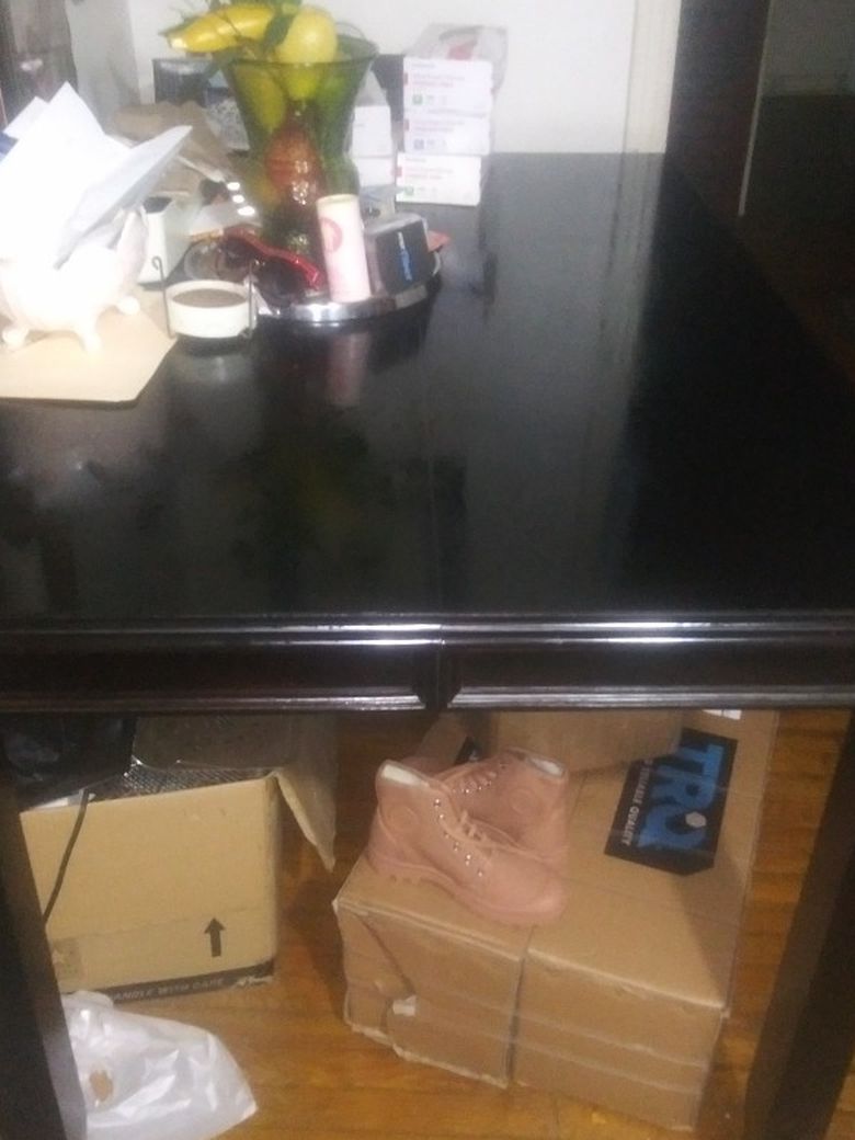 Kitchen Table, 4 Chairs and China Cabinet (Black)