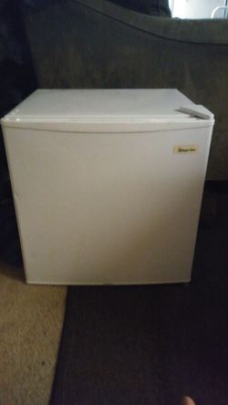 Chefmate Mini-fridge/freezer Combo for Sale in Modesto, CA - OfferUp