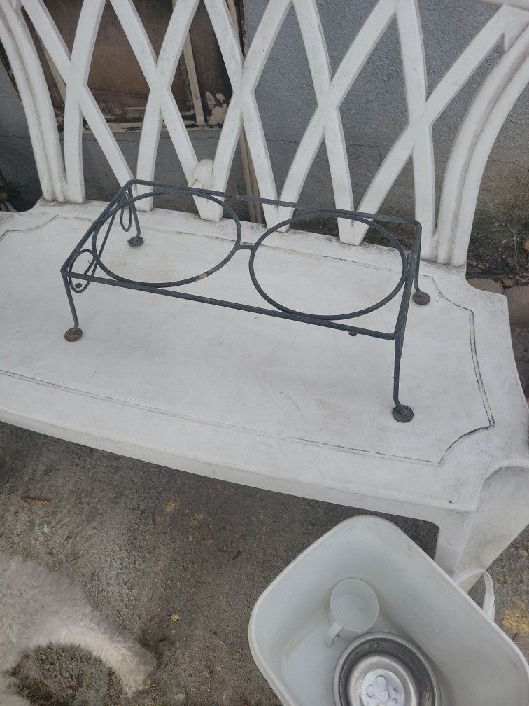 Food Holder For Rats