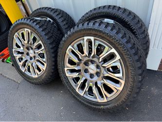 NEW 22 inch Gm style wheels wrapped in atturo xt tires 305/45r22 it’s like a 33.